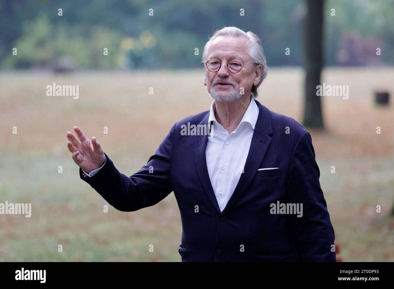 Historiker Peter Brandt, Deutschland, Berlin, Kranzniederlegung in Gedenken an Willy Brandt mit dem Regierenden Bürgermeister Kai Wegner *** Historian Peter Brandt, Allemagne, Berlin, cérémonie de dépôt de gerbe à la mémoire de Willy Brandt avec le maire Kai Wegner Banque D'Images