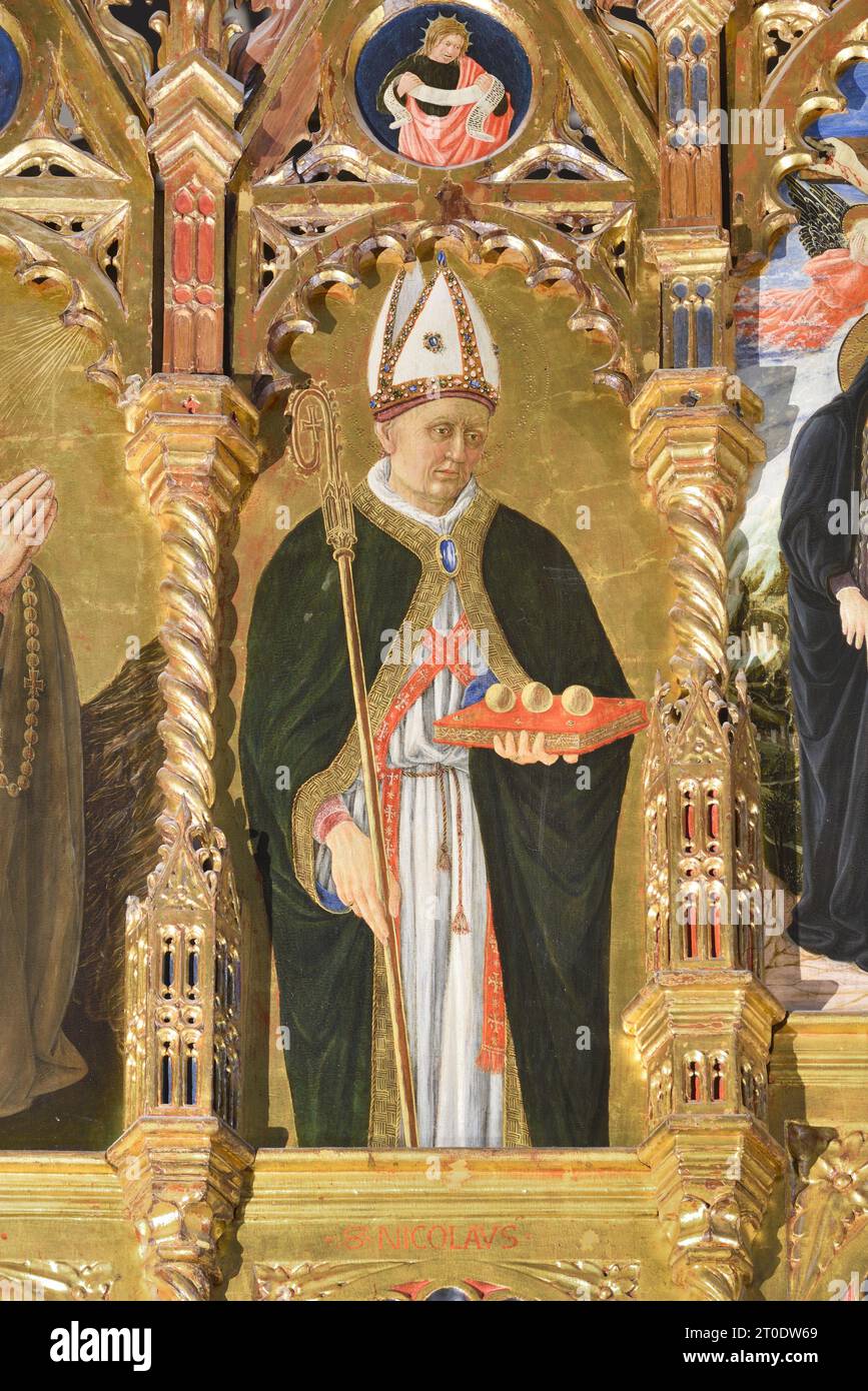 Belforte del Chienti (Italie, Marches - province de Macerata), église de Sant'Eustachio. Giovanni Boccati, Polyptyque, 15e siècle. (Détail du côté gauche de l'ordre supérieur, San Nicola di Bari), 1468 Banque D'Images