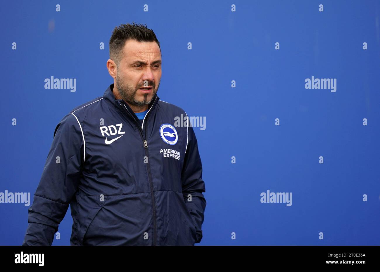 Photo de dossier datée du 04-10-2023 de Brighton et Hove Albion Manager Roberto de Zerbi qui a déclaré que Brighton devait travailler pour changer leurs habitudes car il était de nouveau laissé suer sur la disponibilité des joueurs après avoir regardé son match nul 2-2 avec Marseille en Europa League. Date d'émission : Vendredi 6 octobre 2023. Banque D'Images