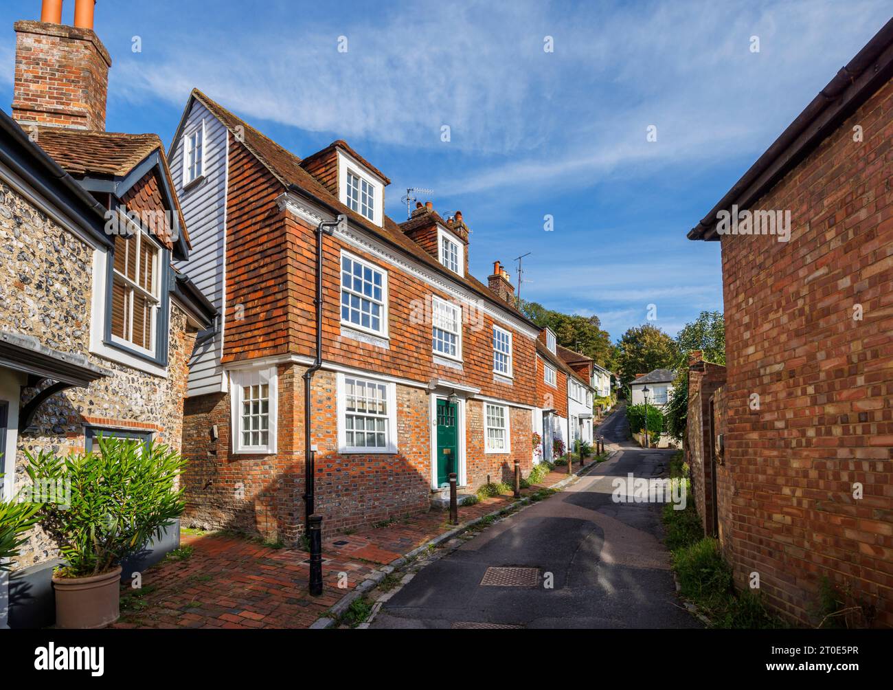 Bâtiments historiques de style local, maisons et chalets à Chapel Hill à Lewes, la ville historique du comté de East Sussex, dans le sud-est de l'Angleterre Banque D'Images