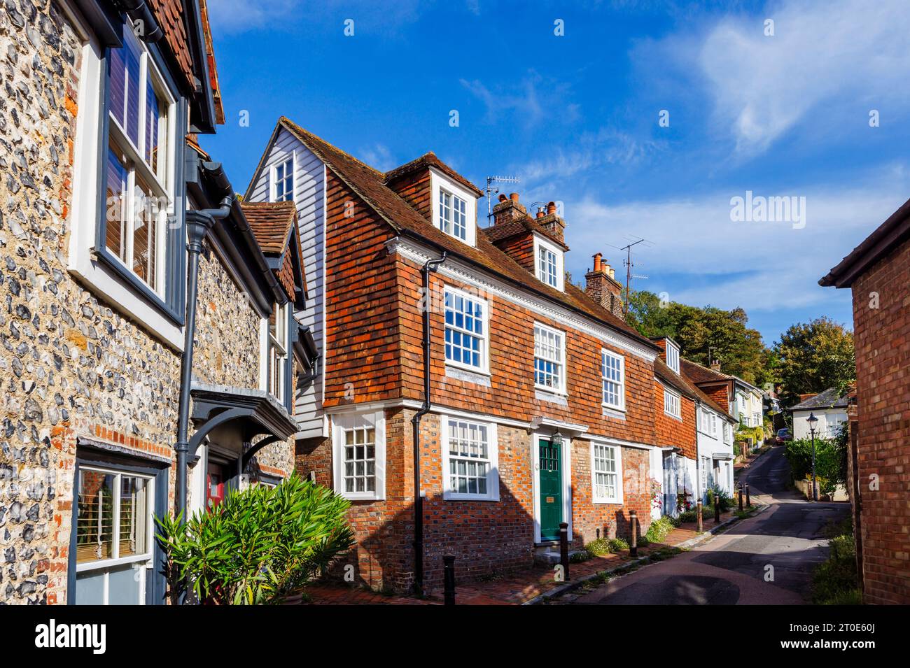 Bâtiments historiques de style local, maisons et chalets à Chapel Hill à Lewes, la ville historique du comté de East Sussex, dans le sud-est de l'Angleterre Banque D'Images