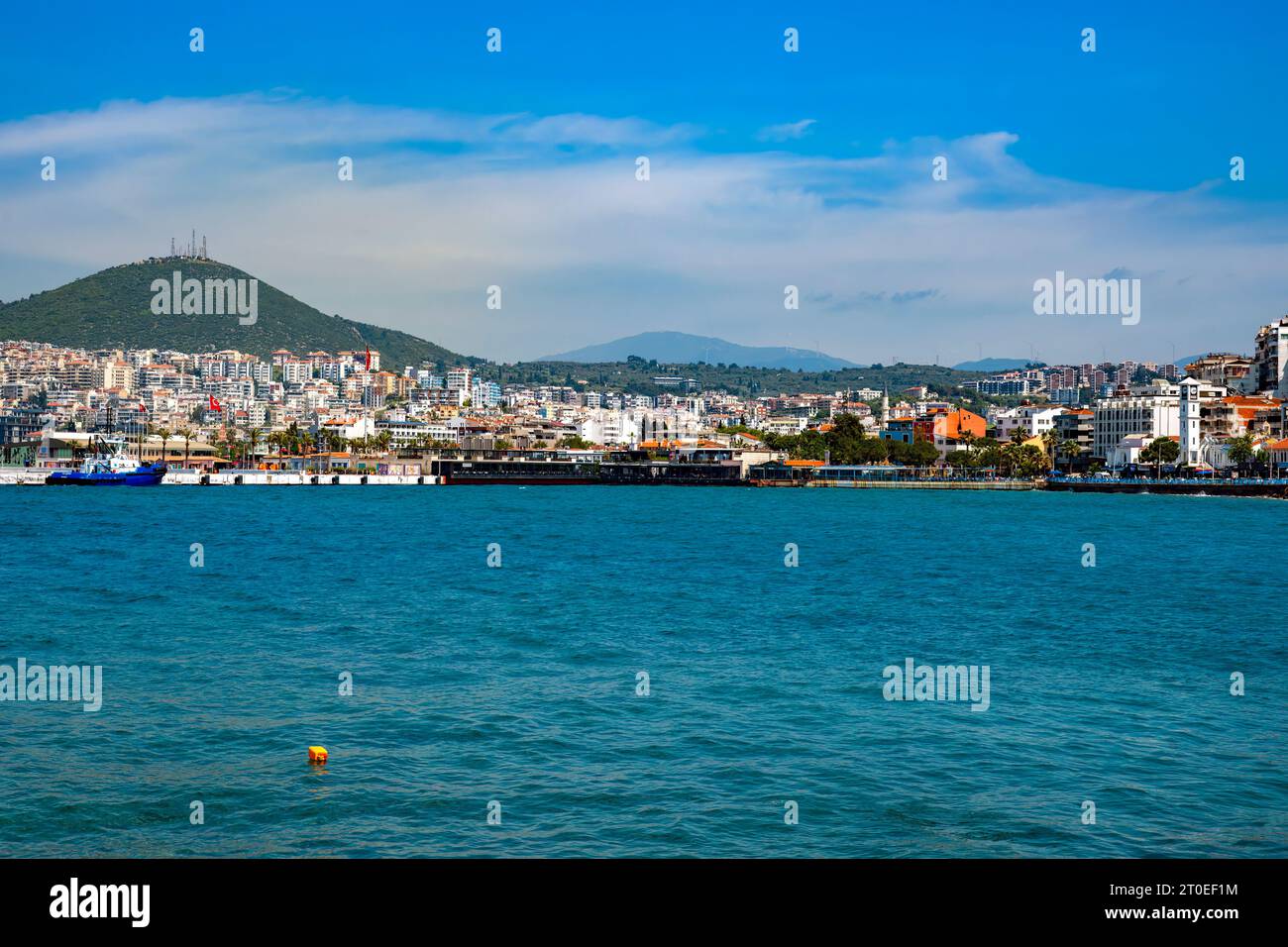 Vue sur la baie de Kusadasi et le port, Aydin, Turquie Banque D'Images