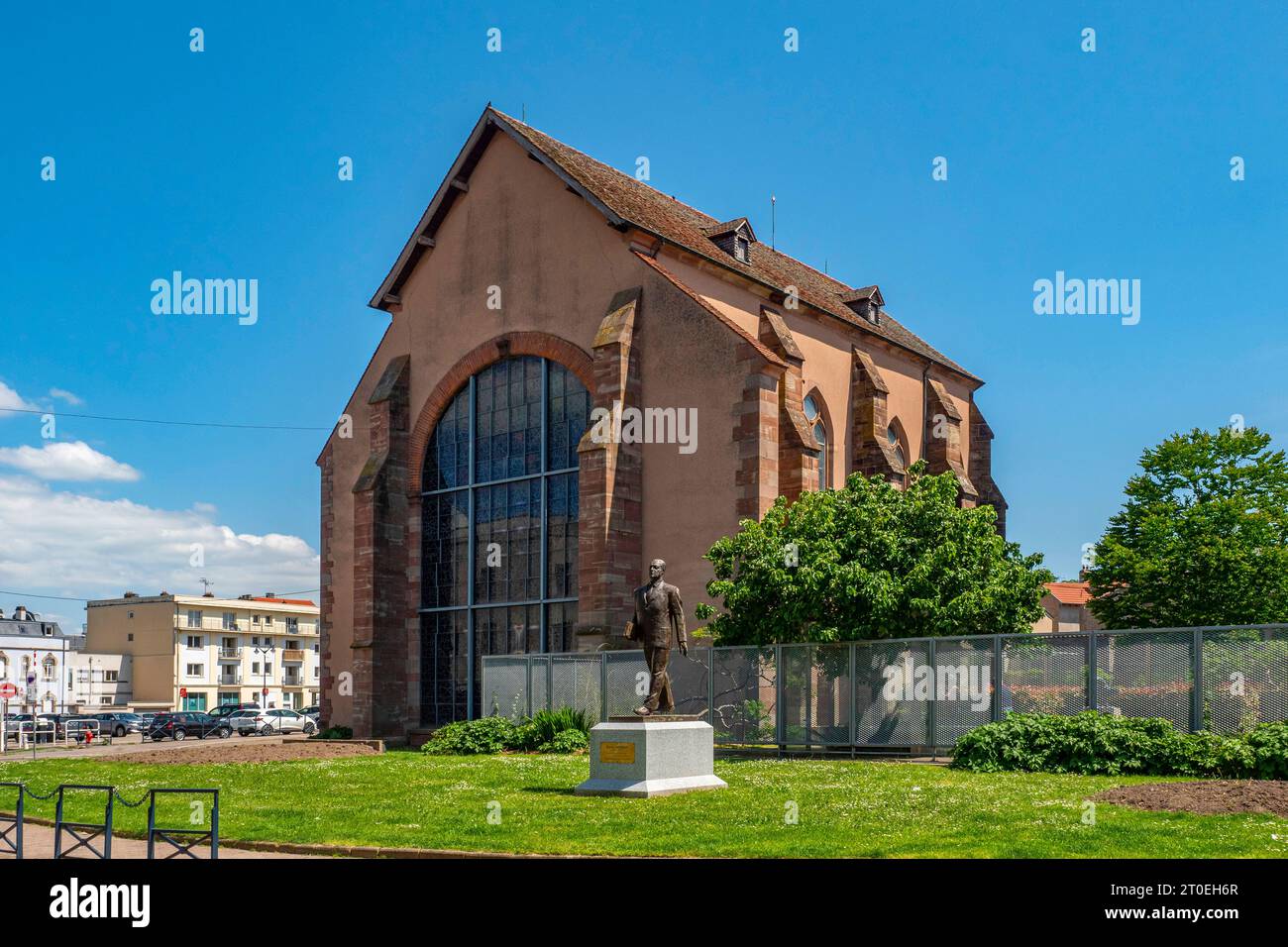 Chapelle des Cordeliers et statue Pierre Messmer, Saarebourg, région Grand est, département de la Moselle, Grand est, France Banque D'Images