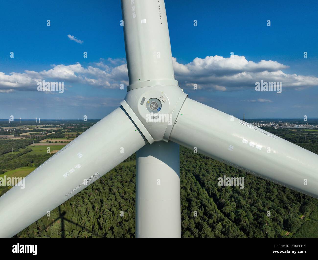 Dorsten, Rhénanie du Nord-Westphalie, Allemagne - Nouvelle construction d'une éolienne. Parc éolien grosse Heide. Banque D'Images
