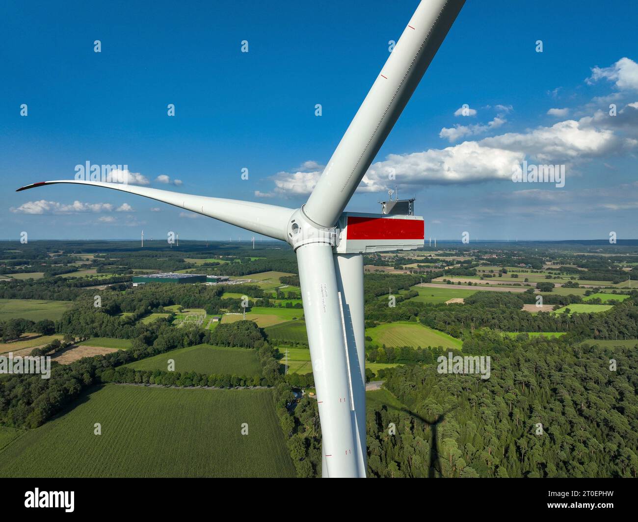 Dorsten, Rhénanie du Nord-Westphalie, Allemagne - Nouvelle construction d'une éolienne. Parc éolien grosse Heide. Banque D'Images