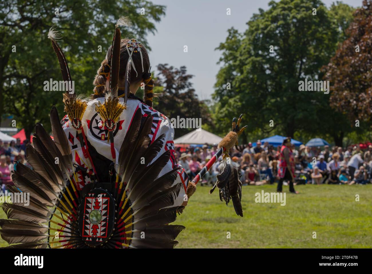 Festival de danse traditionnel Pow Wow. Une journée complète de danse, de tambours et de spectacles. premières nations, culture indigène, danseurs traditionnels du canada Banque D'Images