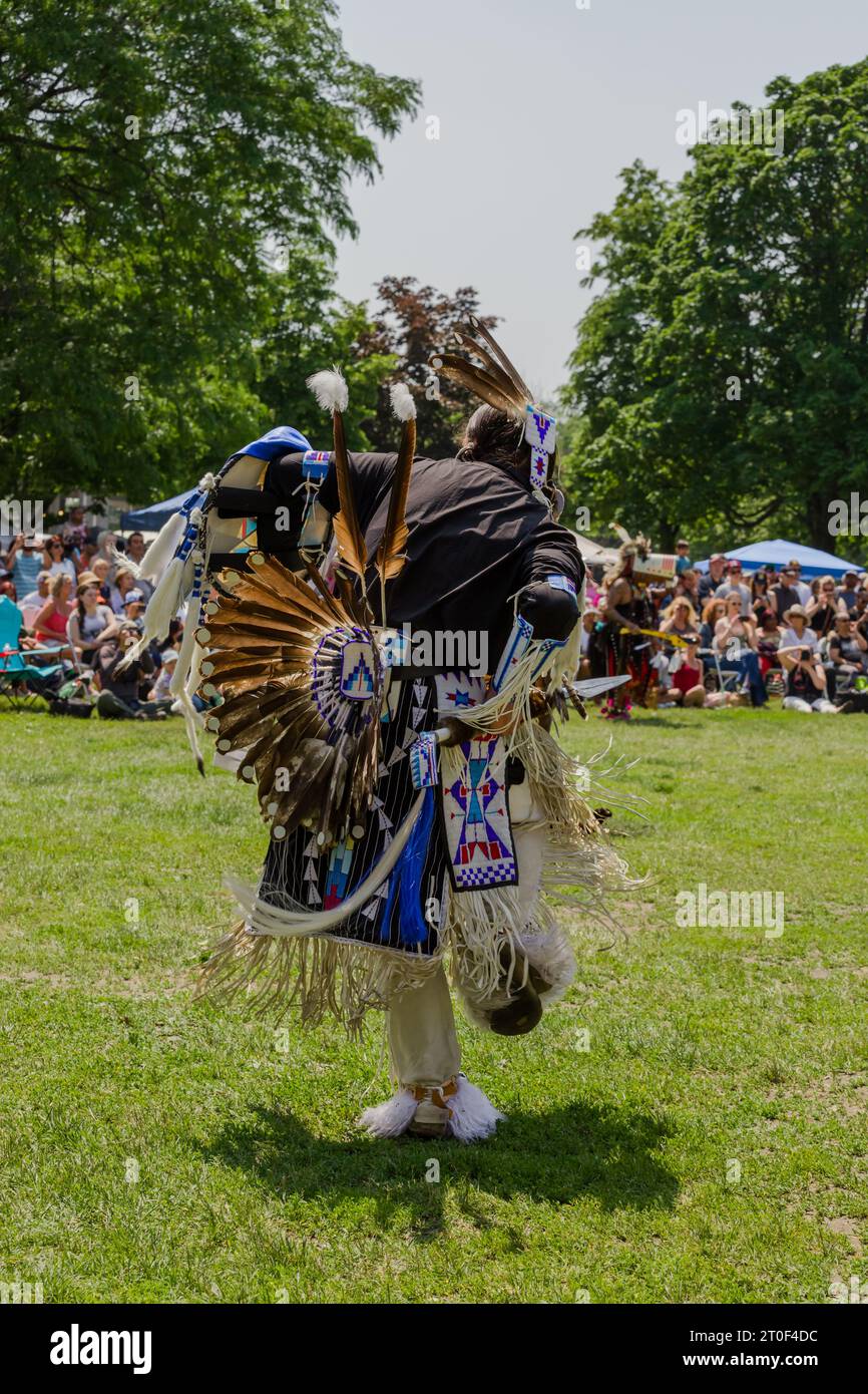 Festival de danse traditionnel Pow Wow. Une journée complète de danse, de tambours et de spectacles. premières nations, culture indigène, danseurs traditionnels du canada Banque D'Images