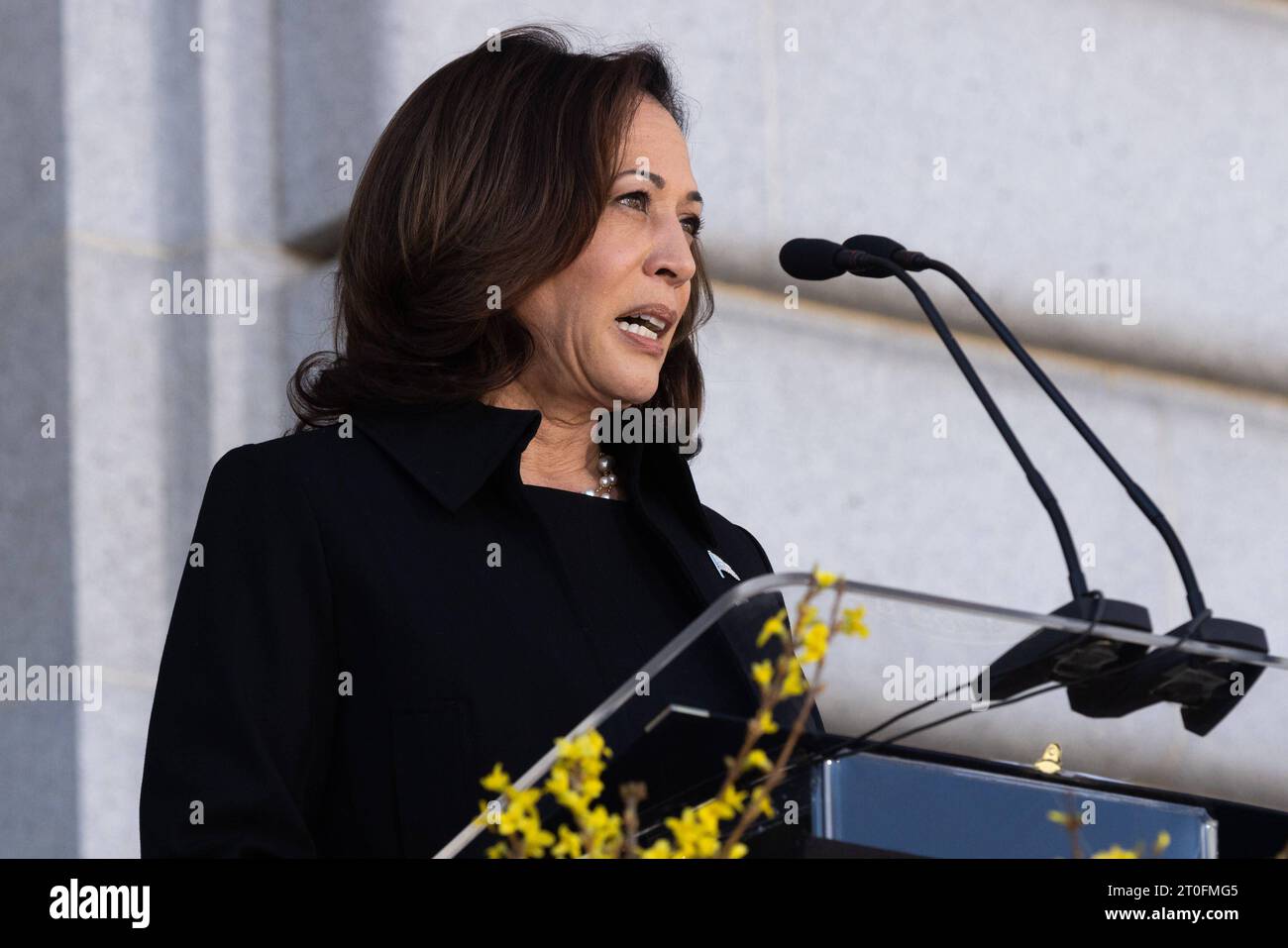 La vice-présidente des États-Unis Kamala Harris fait des remarques lors du service commémoratif de feu sénateur américain Dianne Feinstein démocrate de Californie à l'hôtel de ville de San Francisco, Californie, le jeudi 5 octobre 2023. Feinstein est décédé à 90 ans. Copyright : xBenjaminxFanboyx/xPoolxviaxCNPx/MediaPunchx crédit : Imago/Alamy Live News Banque D'Images