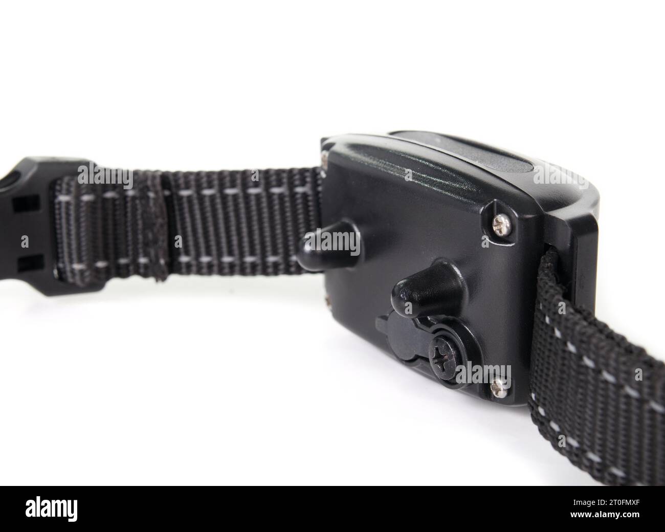 Collier d'écorce de chien avec peep et modus vibrant. Arrière. Collier de dressage intelligent pour chiens de toutes tailles. Dispositif utilisé pour réduire ou arrêter les aboiements excessifs. Se Banque D'Images