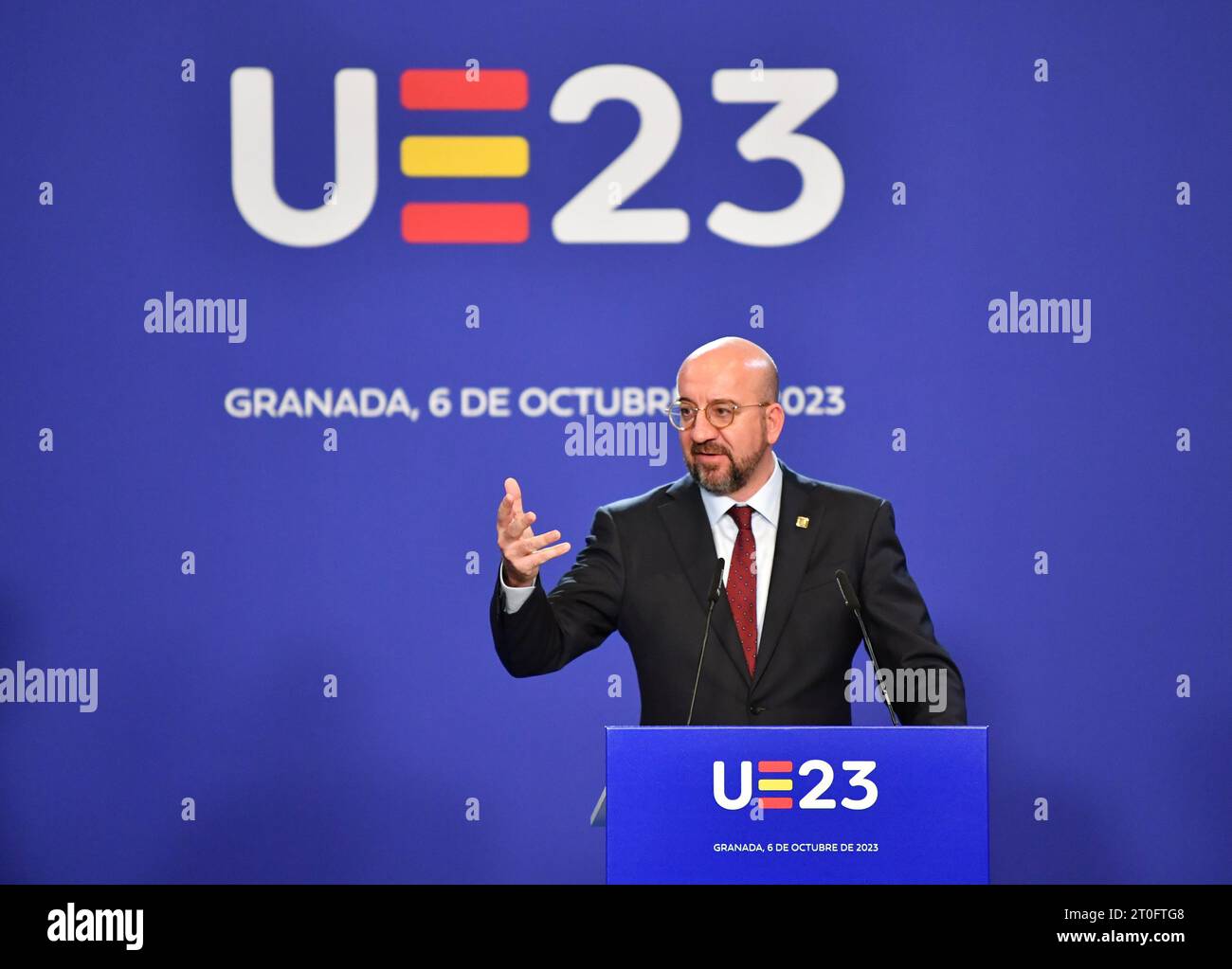 Grenade, Espagne. 6 octobre 2023. Le président du Conseil européen Charles Michel prend la parole lors d’une conférence de presse après un sommet informel de l’Union européenne (UE) à Grenade, en Espagne, le 6 octobre 2023. Les dirigeants des États membres de l'Union européenne (UE) ont conclu vendredi leur sommet informel d'une journée consacré à la stratégie future du bloc et à son élargissement avec l'adoption de la déclaration de Grenade. Crédit : Lian Yi/Xinhua/Alamy Live News Banque D'Images