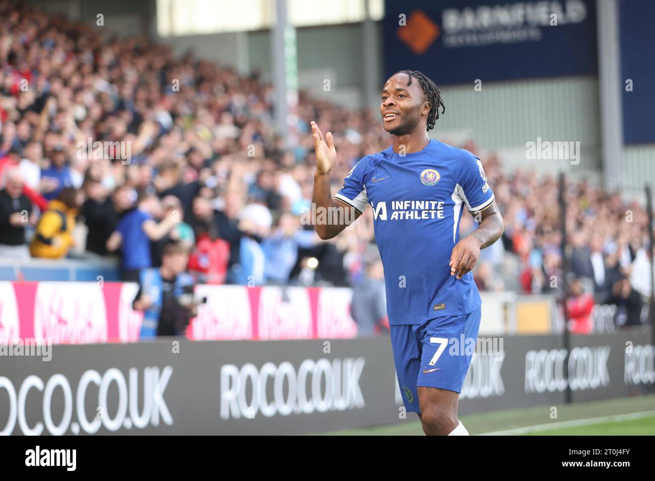 Raheem Sterling de Chelsea marque le troisième but de son équipe lors du match de Premier League entre Burnley et Chelsea à Turf Moor, Burnley, le samedi 7 octobre 2023. (Photo : Pat Scaasi | MI News) crédit : MI News & Sport / Alamy Live News Banque D'Images