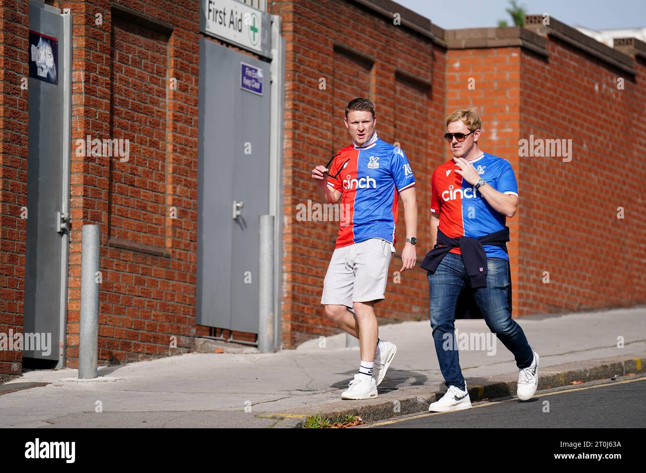 Les fans de Crystal Palace arrivent avant le match de Premier League à Selhurst Park, Londres. Date de la photo : Samedi 7 octobre 2023. Banque D'Images