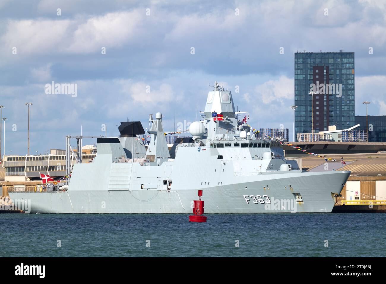 Frégate de défense aérienne royale danoise HDMS Niels Juel (F363) amarrée à Southampton, au Royaume-Uni, avec d'autres navires de guerre de l'OTAN. 3 octobre 2023 Banque D'Images