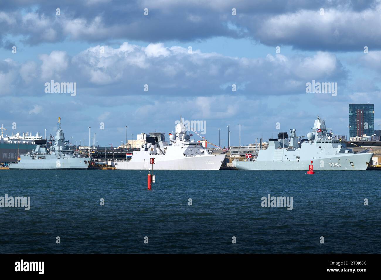 De gauche à droite : frégate allemande DE la marine HESSEN F221. Marine royale néerlandaise HNLMS Tromp (F803). Marine royale danoise HDMS Niels Juel (F363). Banque D'Images