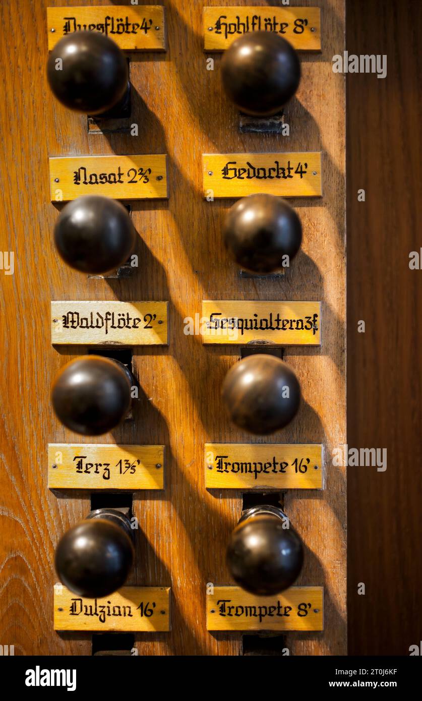 Pistons combinés d'un orgue, Organ Museum Borgentreich, district de Höxter, Rhénanie du Nord-Westphalie, Allemagne, Europe Banque D'Images