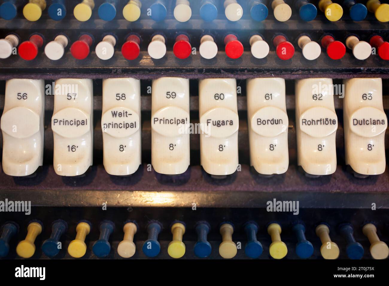 Détail du clavier de la console d'un orgue à tuyaux à action électrique par E. F. Walcker & Cie., op. 2150, 1927, Musée de l'orgue Borgentreich, quartier de Höxter, non Banque D'Images
