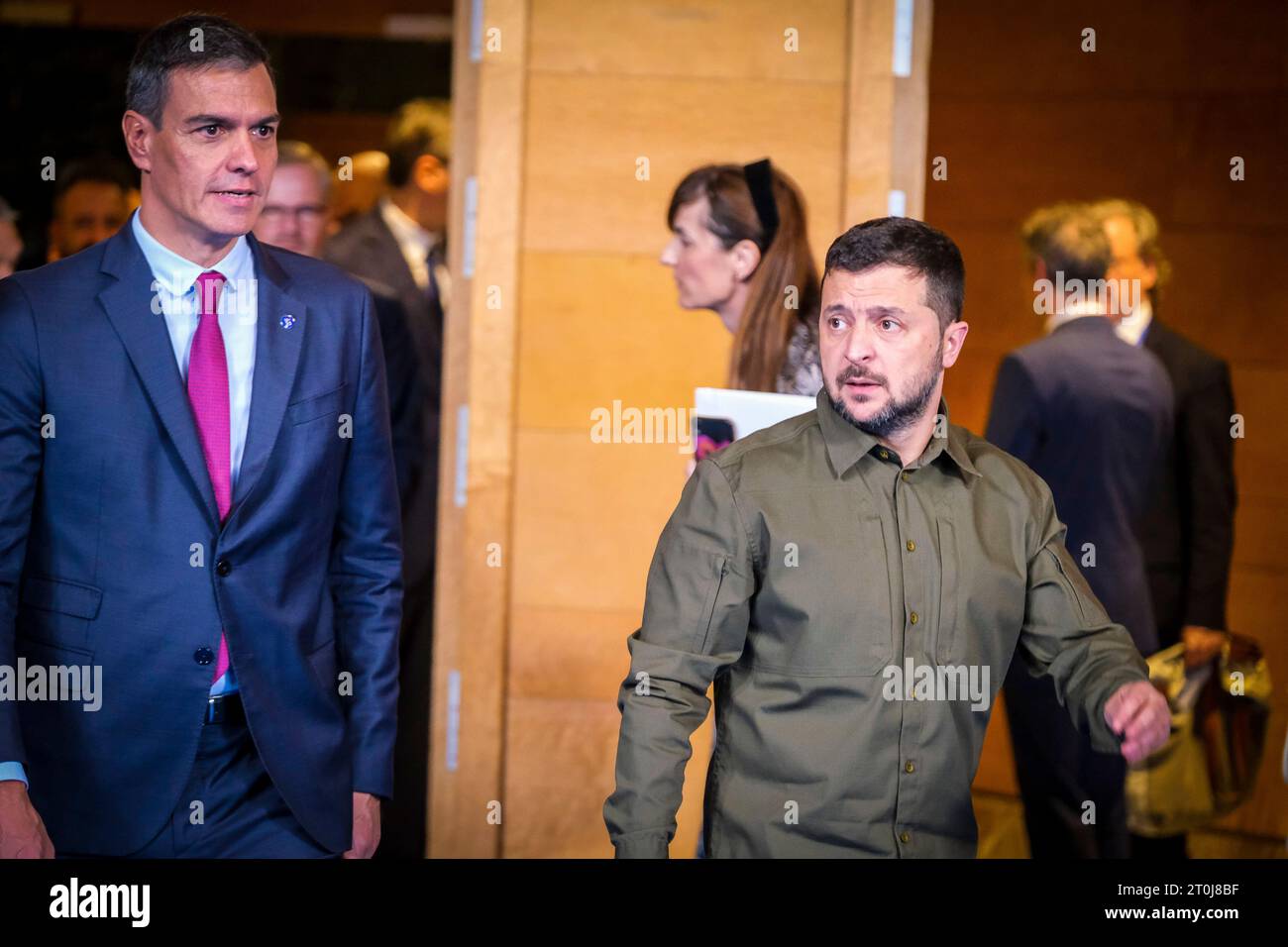 Nicolas Landemard / le Pictorium - Sommet européen informel à Grenade (Espagne). - 05/10/2023 - Espagne / Andalousie / Grenade - Volodymyr Zelensky et Pedro Sanchez. Les différents chefs d'État européens se sont réunis lors d'un sommet informel de la Communauté économique européenne. Banque D'Images