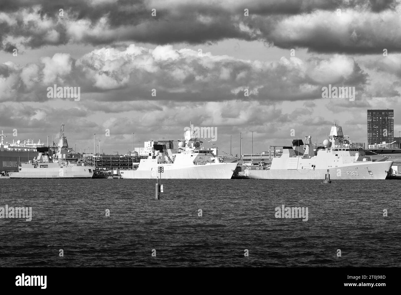 De gauche à droite : frégate allemande DE la marine HESSEN F221. Marine royale néerlandaise HNLMS Tromp (F803). Marine royale danoise HDMS Niels Juel (F363). Banque D'Images