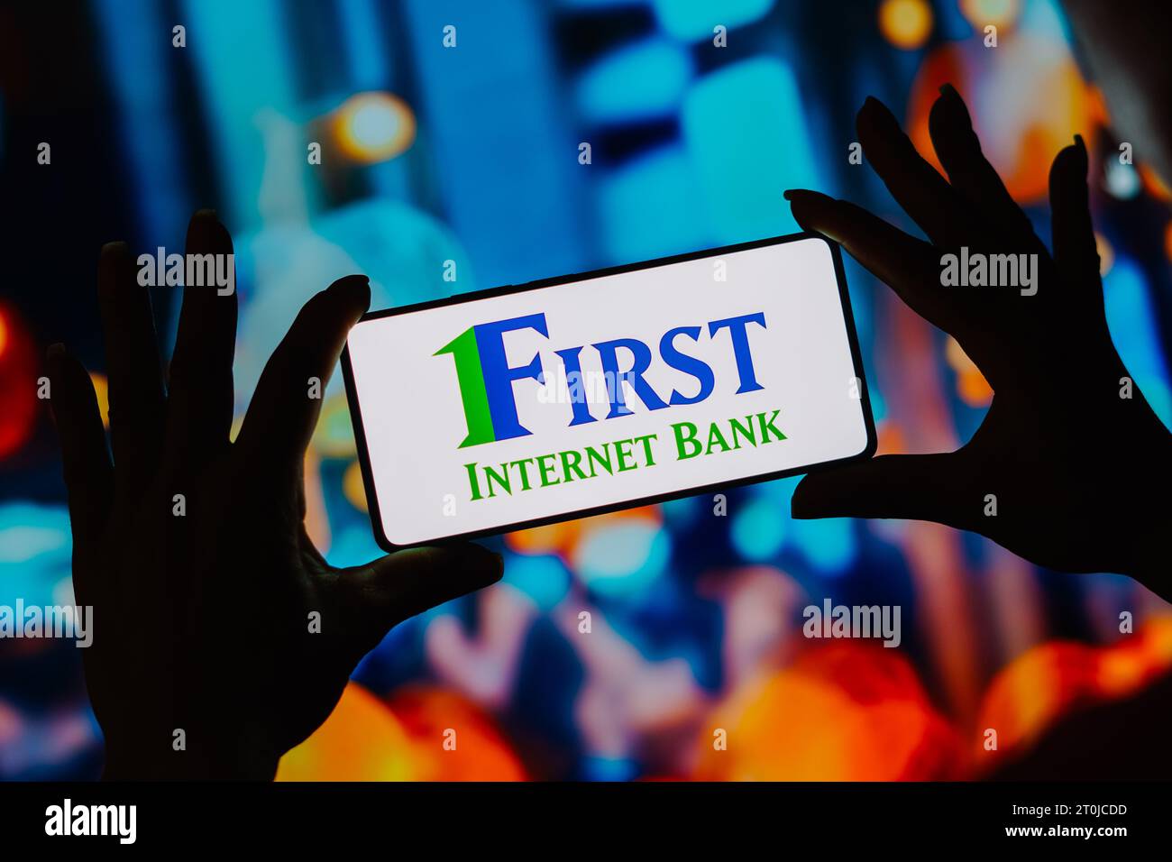 Sur cette photo, le logo First Internet Bank est affiché sur l'écran d'un smartphone. Banque D'Images