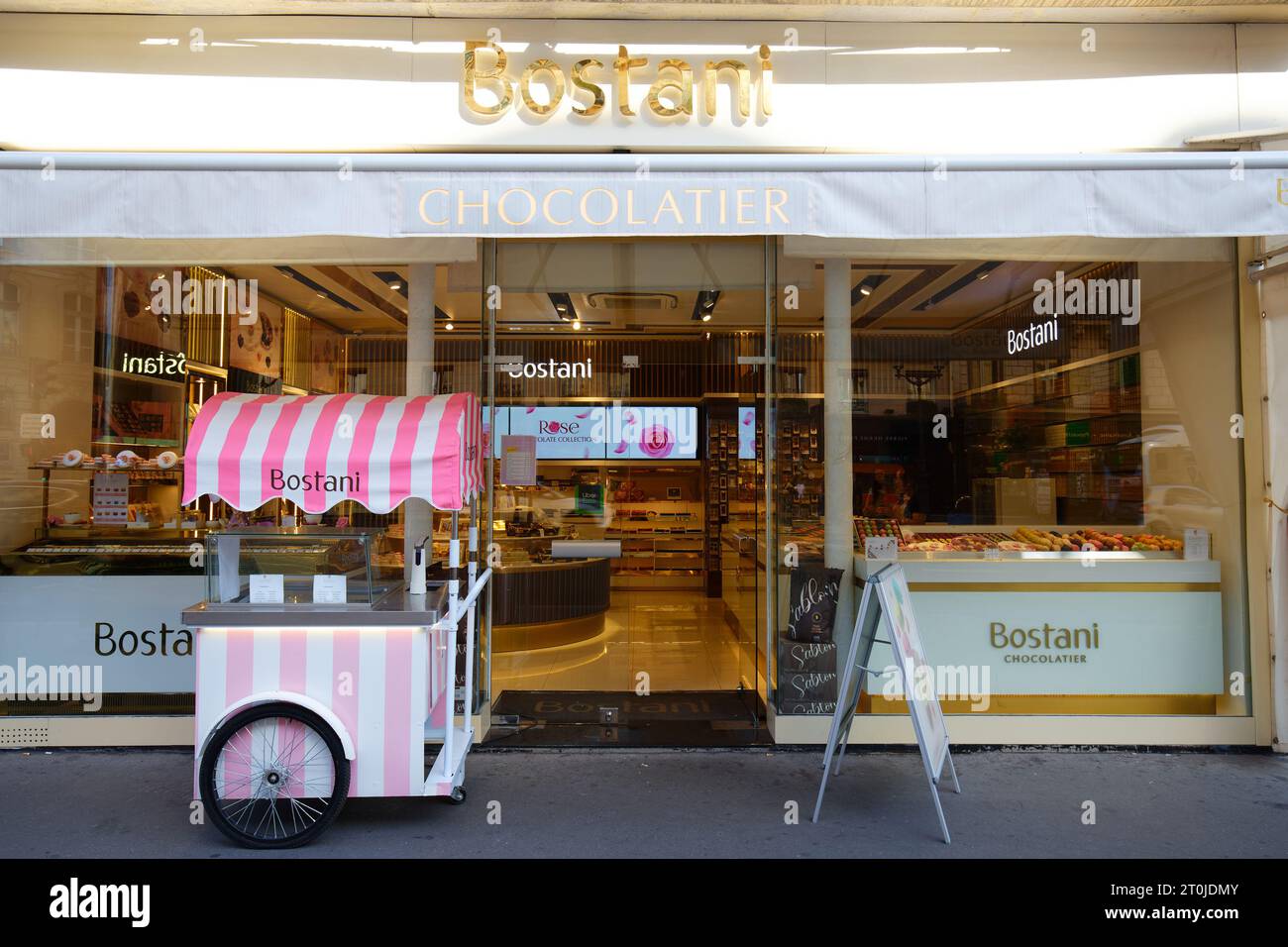 Bostani est un merveilleux magasin de chocolat de luxe situé à Paris près de l'Opéra Garnier. Paris. France. Banque D'Images