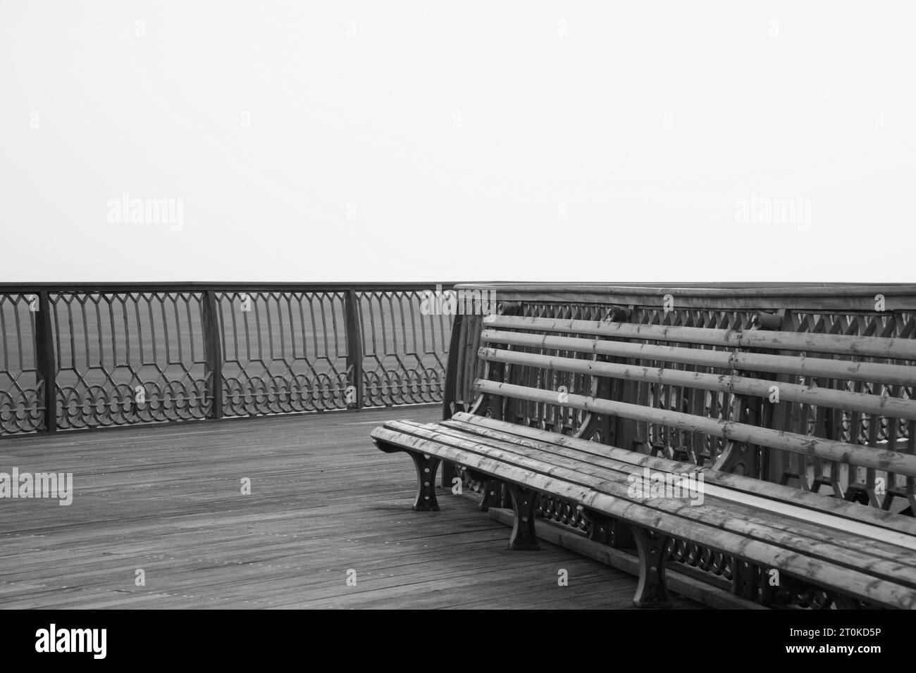 Debout sur le vieux Victorian Pier à Lytham St Annes, Lancashire, Royaume-Uni, Europe Banque D'Images