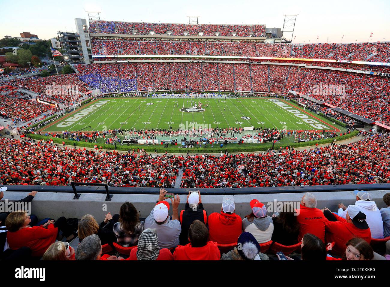 ATHENS, GA - OCTOBER 07: An overview of the stadium and Vince Dooley Field during the college football game between the Georgia Bulldogs and the Kentucky Wildcats on October 7, 2023 at Sanford Stadium in Athens, GA. (Photo by David J. Griffin/Icon Sportswire) (Icon Sportswire via AP Images) Banque D'Images