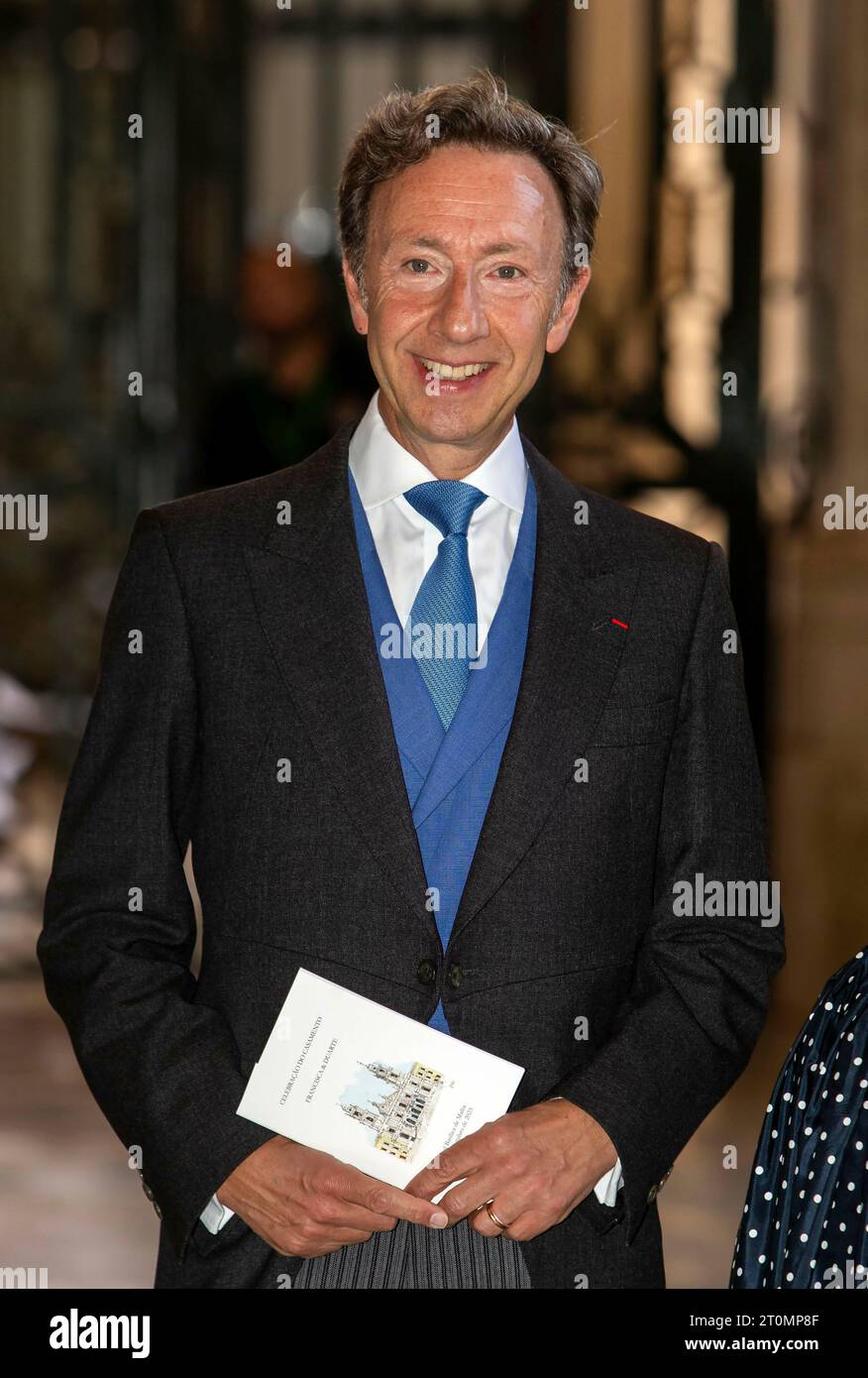 Mafra, Portugal. 07 octobre 2023. Stéphane Bern journaliste franco-luxembourgeois arrive au Basílica Palacio de Mafra, le 07 octobre 2023, pour assister au mariage de la Princesse Maria Francisca de Braganza et Duarte de Sousa Araujo Martins Credit : Albert Nieboer/Netherlands OUT/point de vue OUT/dpa/Alamy Live News Banque D'Images