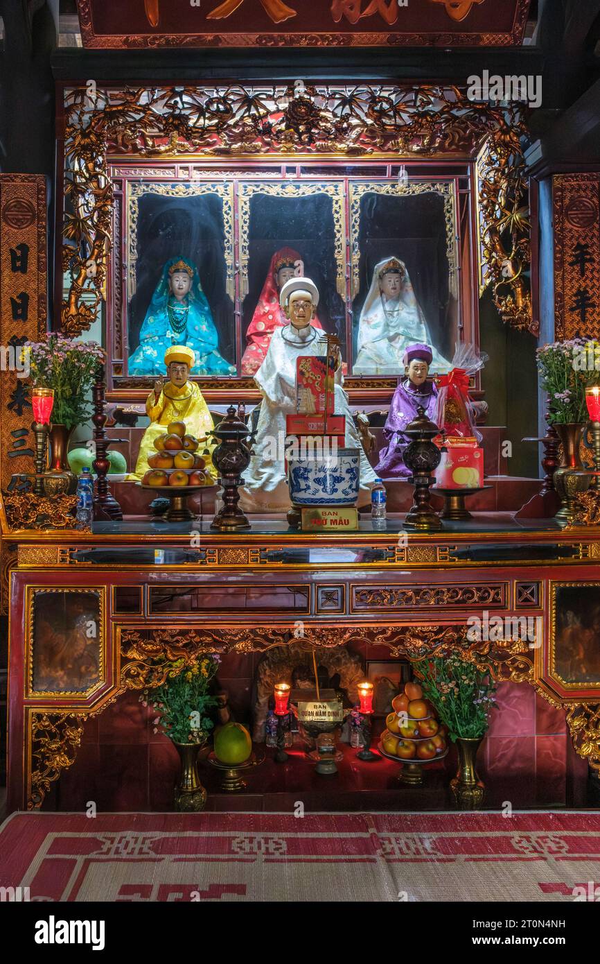 Hanoi, Vietnam. Pagode TRAN Quoc, le plus ancien temple bouddhiste de Hanoi. Sanctuaire de la mère Bouddhas : domaine des exercices verts sur les montagnes et les forêts ; Re Banque D'Images