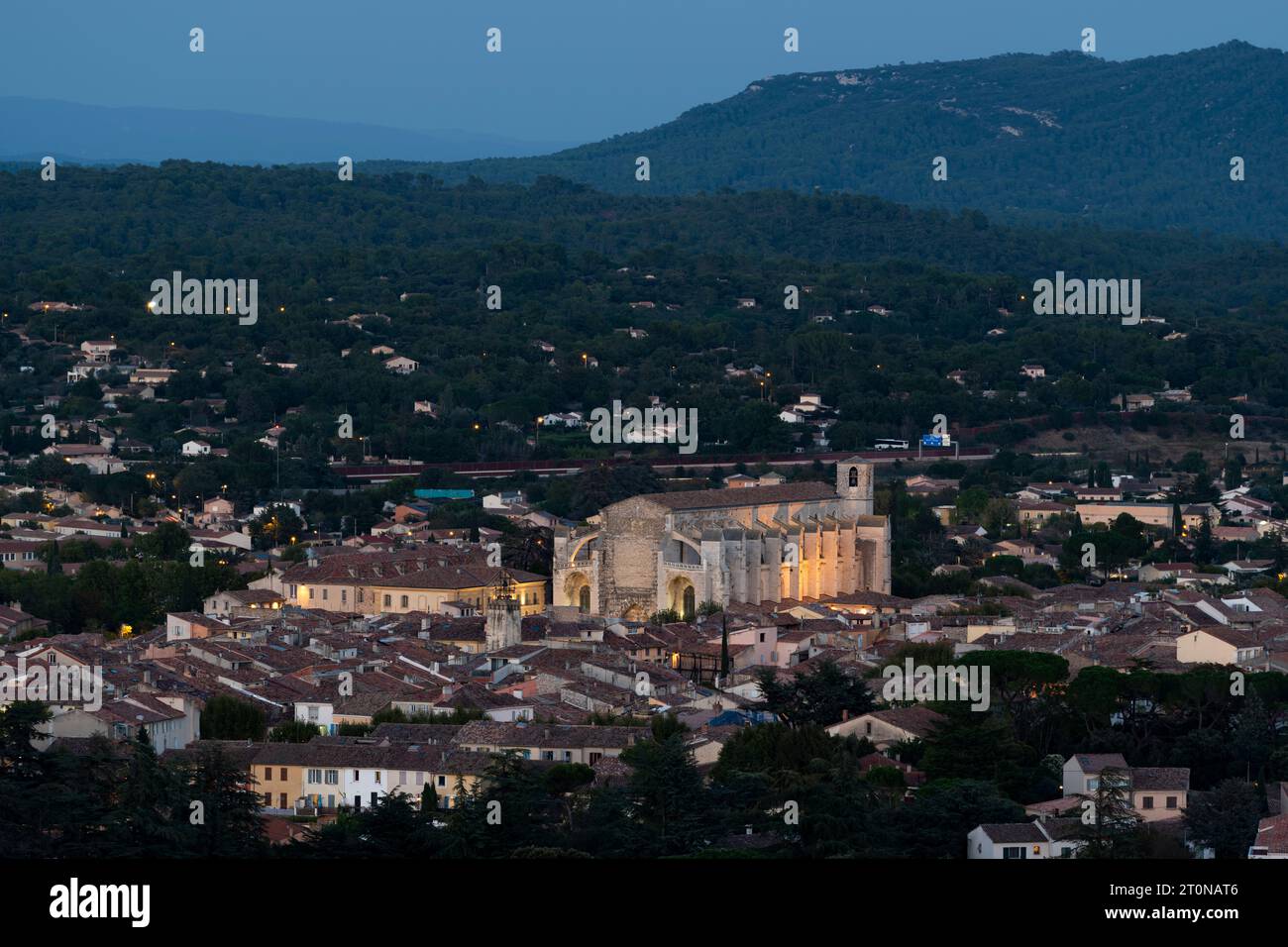Saint Maximin la Sainte Baume et l'emblématique basilique de Marie-Madeleine, un important lieu de pèlerinage chrétien en Provence, dans le sud de la France Banque D'Images