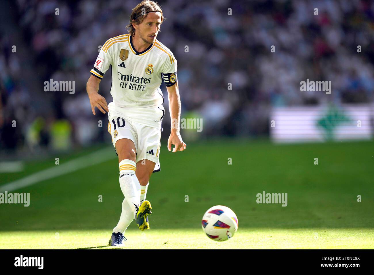 Luka Modric du Real Madrid CF lors du match de Liga entre le Real Madrid et le CA Osasuna a joué au stade Santiago Bernabeu le 7 octobre 2023 à Madrid, en Espagne. (Photo Cesar Cebolla / PRESSINPHOTO) Banque D'Images