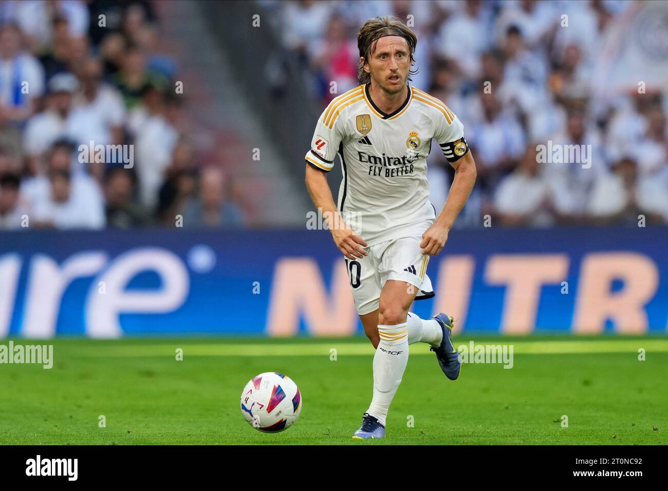 Luka Modric du Real Madrid CF lors du match de Liga entre le Real Madrid et le CA Osasuna a joué au stade Santiago Bernabeu le 7 octobre 2023 à Madrid, en Espagne. (Photo Cesar Cebolla / PRESSINPHOTO) Banque D'Images