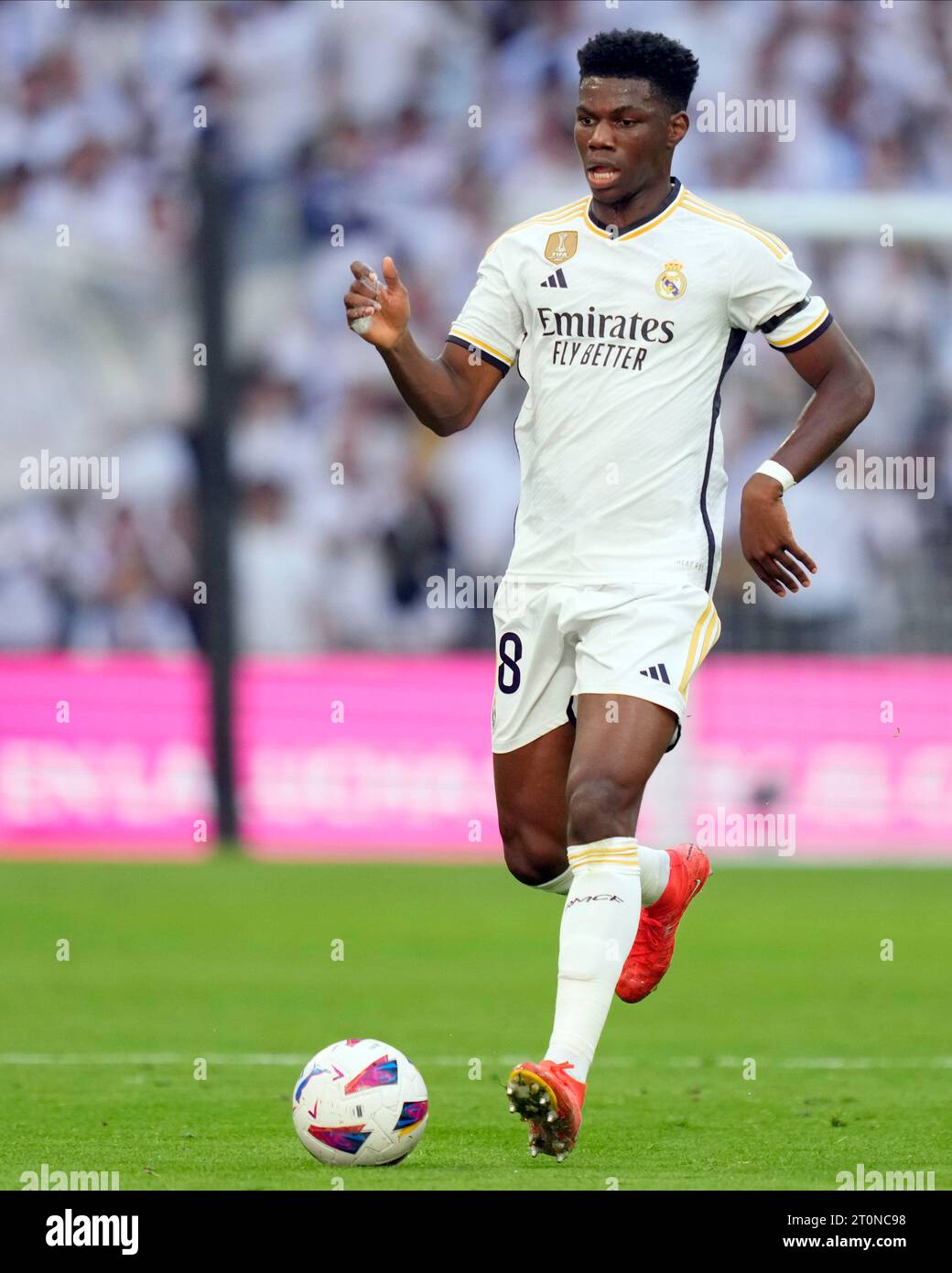 Aurelien Tchouameni du Real Madrid CF lors du match de la Liga entre le Real Madrid et le CA Osasuna a joué au stade Santiago Bernabeu le 7 octobre 2023 à Madrid, Espagne. (Photo Cesar Cebolla / PRESSINPHOTO) Banque D'Images
