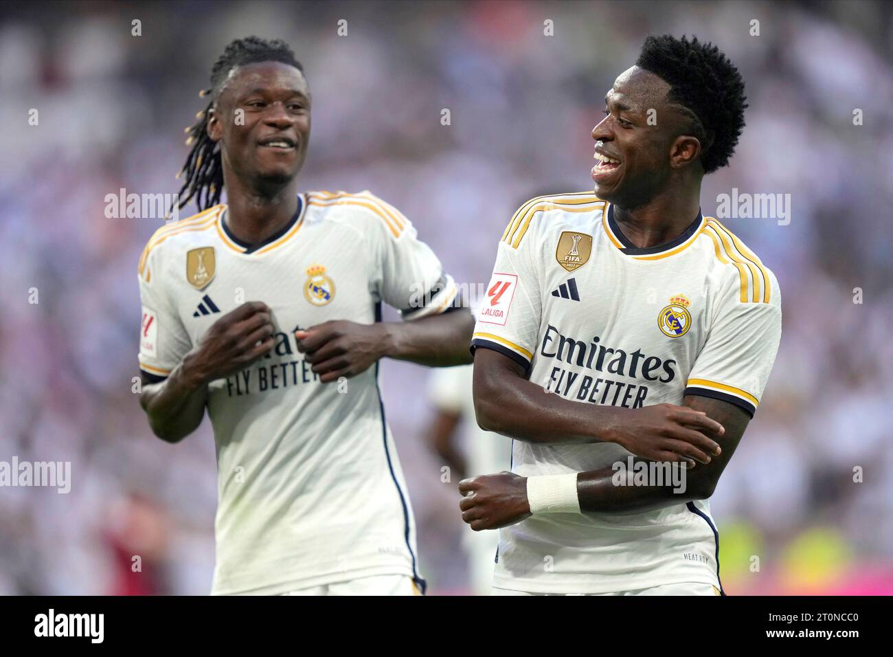 Vinicius Junior et Eduardo Camavinga du Real Madrid CF lors du match de la Liga entre le Real Madrid et le CA Osasuna ont joué au stade Santiago Bernabeu le 7 octobre 2023 à Madrid, en Espagne. (Photo Cesar Cebolla / PRESSINPHOTO) Banque D'Images