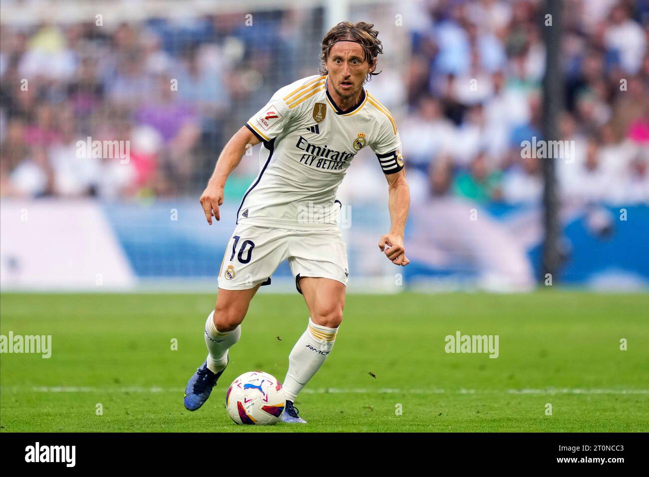 Luka Modric du Real Madrid CF lors du match de Liga entre le Real Madrid et le CA Osasuna a joué au stade Santiago Bernabeu le 7 octobre 2023 à Madrid, en Espagne. (Photo Cesar Cebolla / PRESSINPHOTO) Banque D'Images