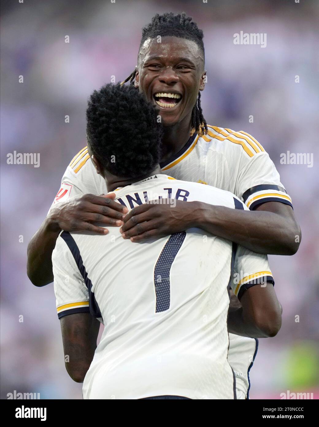 Vinicius Junior et Eduardo Camavinga du Real Madrid CF lors du match de la Liga entre le Real Madrid et le CA Osasuna ont joué au stade Santiago Bernabeu le 7 octobre 2023 à Madrid, en Espagne. (Photo Cesar Cebolla / PRESSINPHOTO) Banque D'Images