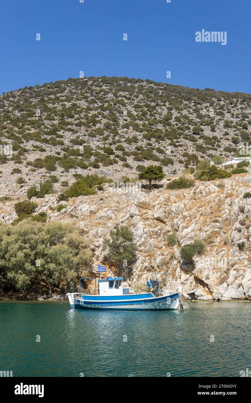 Bateau dans le port de Vathi sur l'île de Kalymnos Banque D'Images