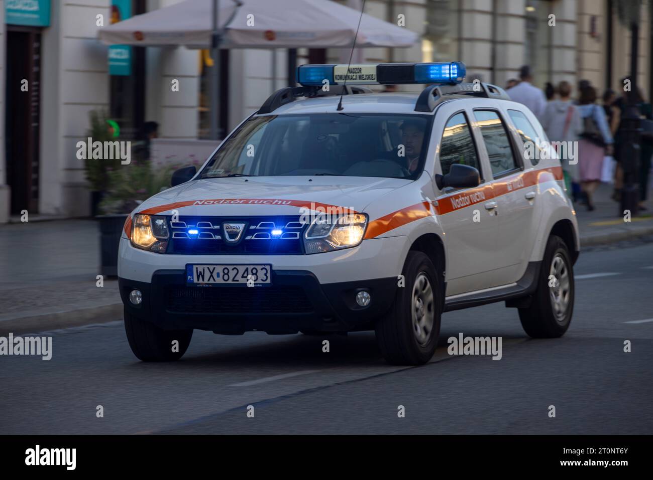 Surveillance de la circulation, nazdor ruchu, voiture Dacia, avec barre lumineuse, Varsovie, Pologne Banque D'Images