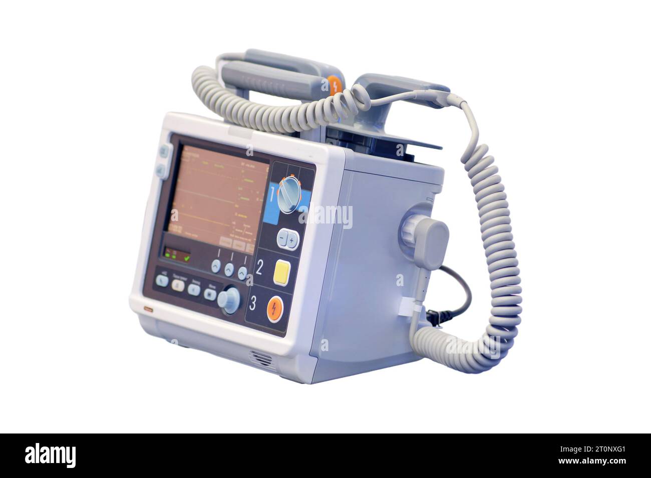Défibrillateur cardio portable, équipement médical en salle d'opération, isolé sur fond blanc Banque D'Images