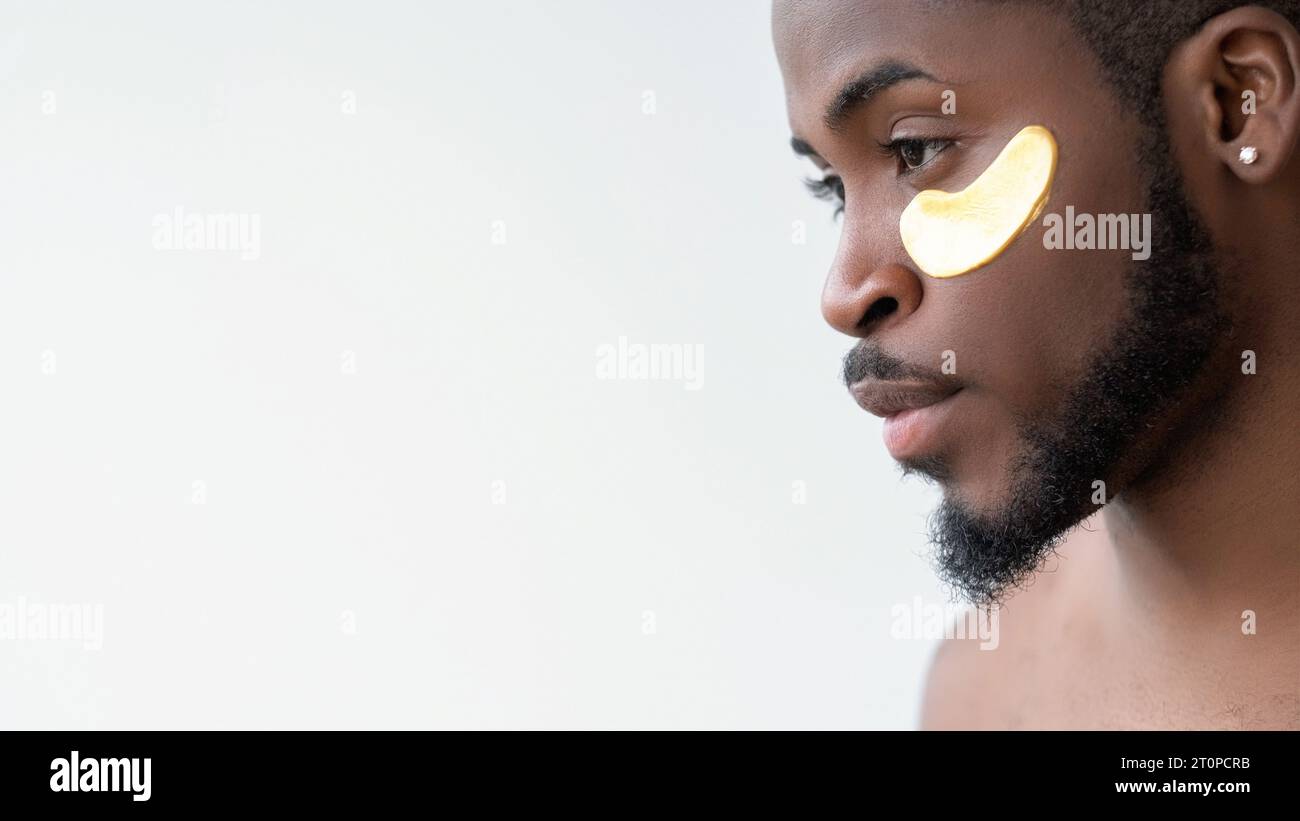Patch oculaire homme de rajeunissement de la peau de soin du visage masculin Banque D'Images