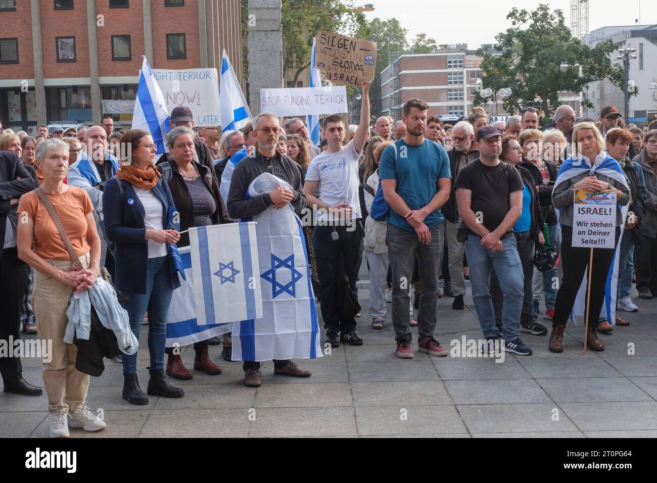 Manifestation de solidarité pour Israël après l'attaque du Hamas à Roncaliplatz à Cologne Banque D'Images