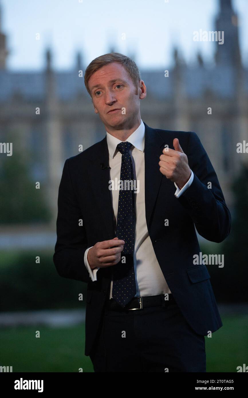 Londres, Royaume-Uni. Octobre 09 2023. Le ministre des collectivités locales Lee Rowley est vu à Westminster lorsqu'il apparaît dans des spectacles de petit-déjeuner..crédit : Tayfun Salci / Alamy Live News Banque D'Images