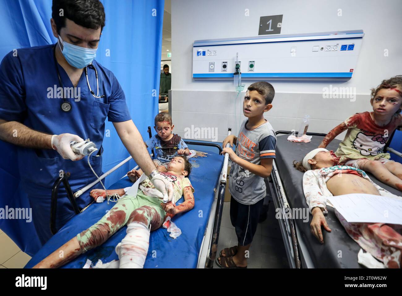 Les M decins Palestiniens Soignent Les Enfants Bless s L h pital les-m-decins-palestiniens-soignent-les-enfants-bless-s-l-h-pital