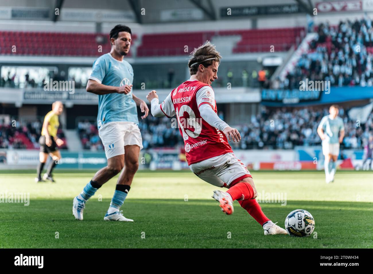 Kalmar, Suède. 08 octobre 2023. Johan Karlsson (13) de Kalmar FF vu lors du match Allsvenskan entre Kalmar FF et Malmo FF au Guldfaageln Arena de Kalmar. (Crédit photo : Gonzales photo - Joe Miller). Banque D'Images