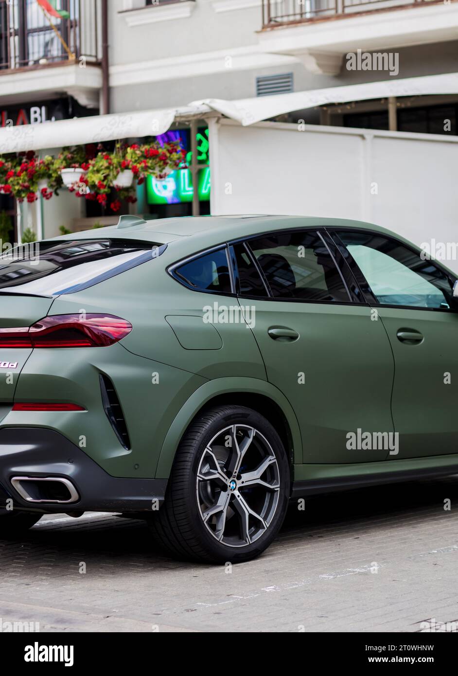 Minsk, Biélorussie, octobre 2023 - vue arrière BMW X6. Vus moderne Banque D'Images