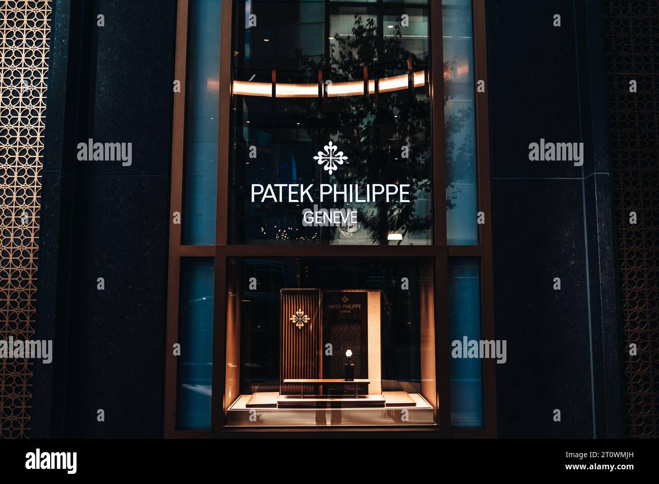 Affichage de magasin de la marque Patek Philippe à New York, États-Unis. C'est un fabricant suisse de montres de luxe fondé en 1839. Banque D'Images