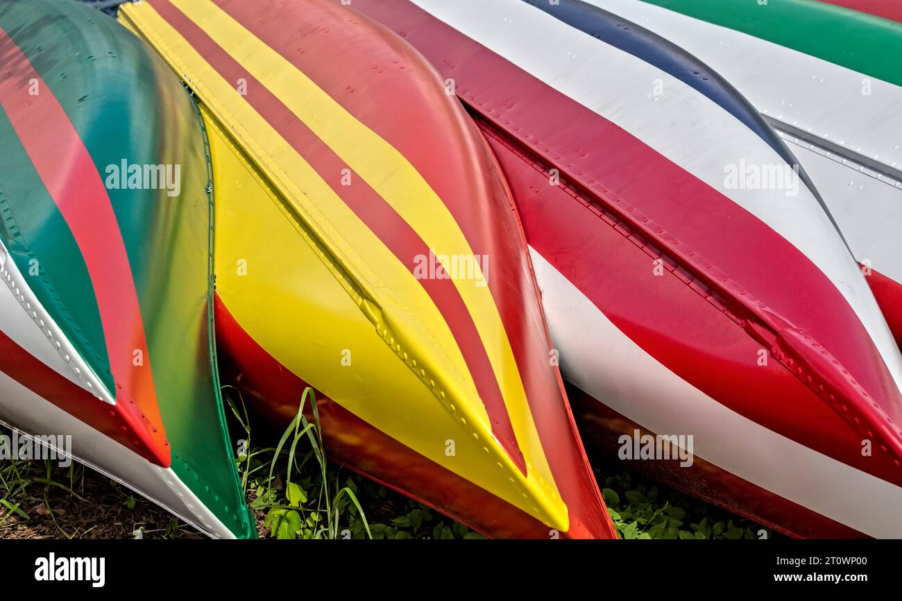 Des canoës loués sont à votre disposition au Gantry Plaza State Park Recreational Dock, sur la rive est de long Island City. Banque D'Images