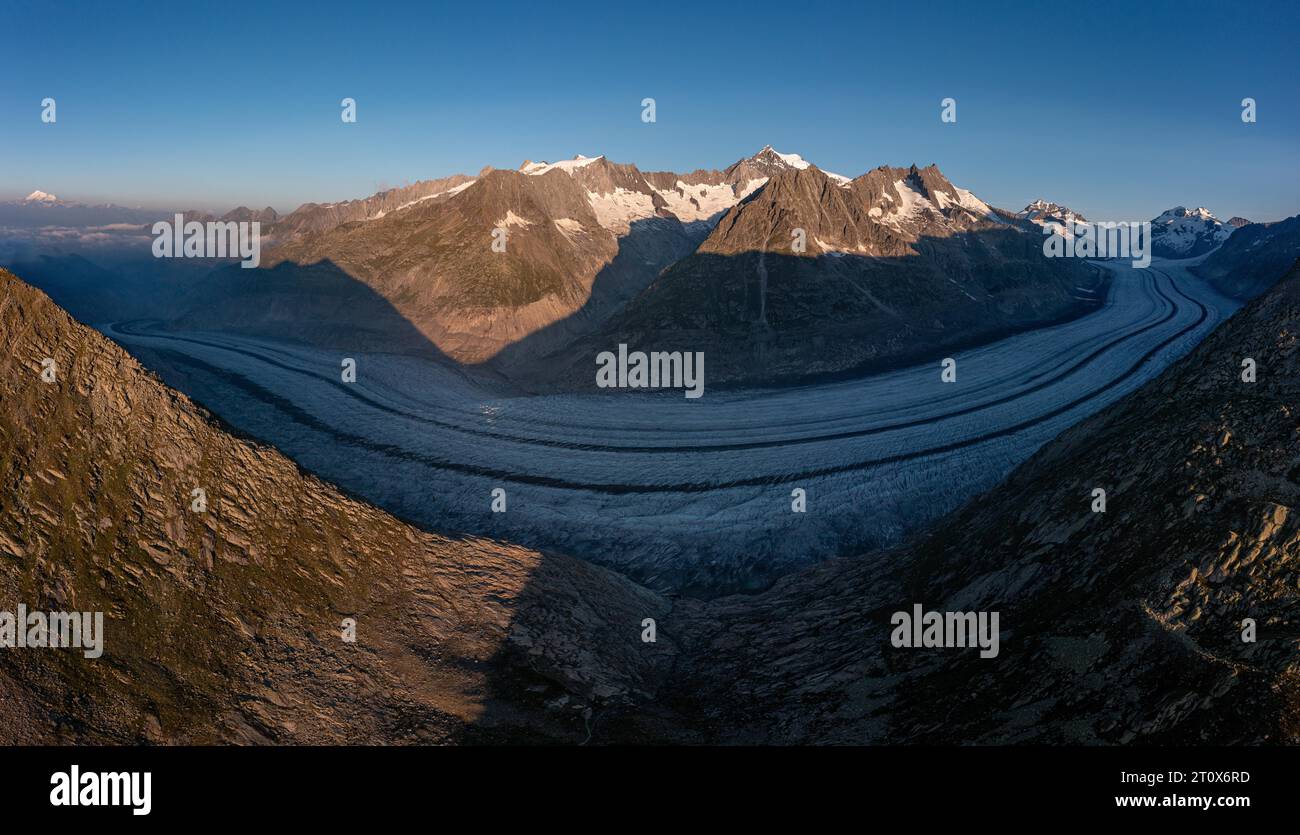 Vue aérienne du Grand glacier d'Aletsch dans le canton du Valais, Suisse Banque D'Images