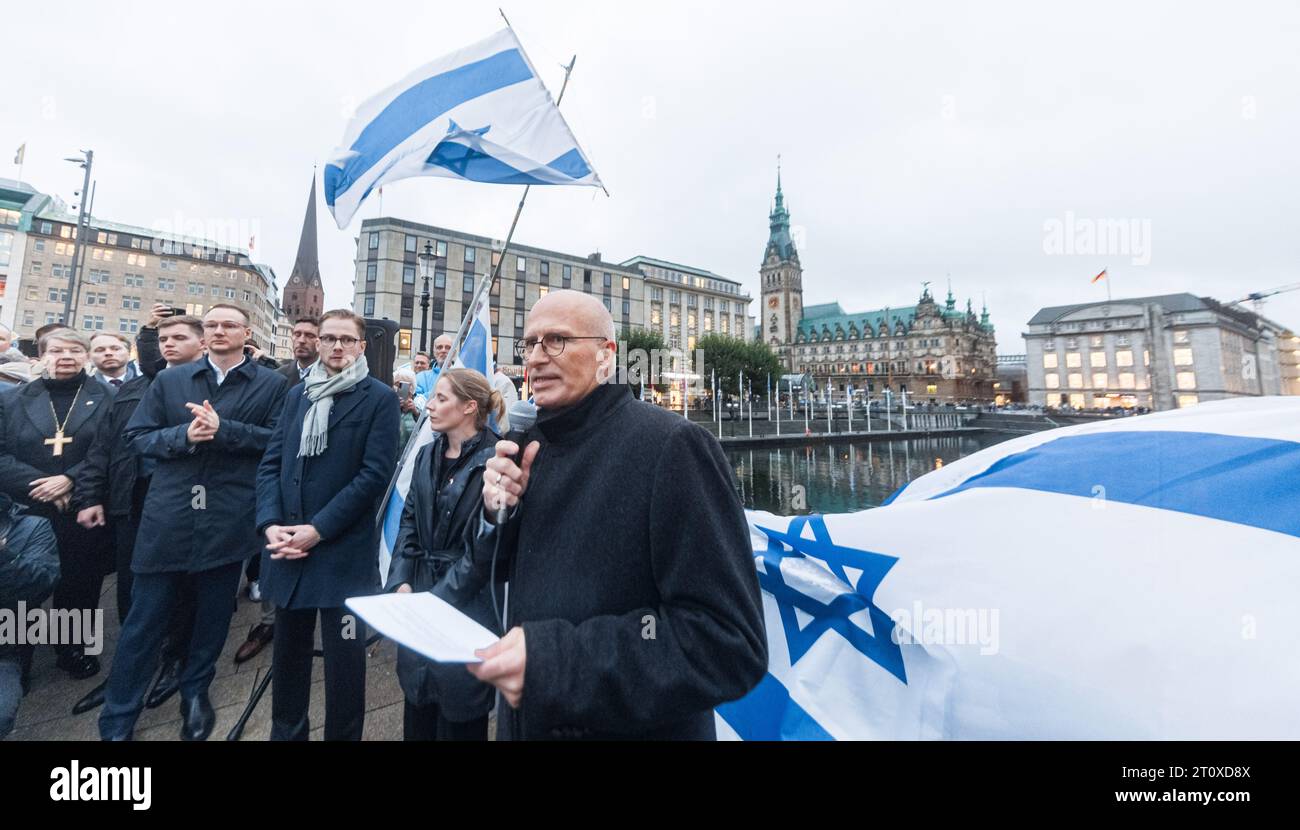 Hambourg, Allemagne. 09 octobre 2023. Peter Tschentscher, maire de Hambourg (SPD), s’exprime côte à côte lors d’un rassemblement de solidarité pour Israël. Crédit : Markus Scholz/dpa/Alamy Live News Banque D'Images