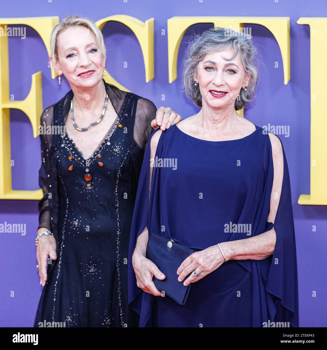 Londres, Royaume-Uni. 09 octobre 2023. Jamie Bernstein et Nina Bernstein Simmons (les filles de Leonard Bernstein). Arrivée sur tapis rouge à la première du BFI London film Festival pour le film 'Maestro'. Crédit : Imageplotter/EMPICS/Alamy Live News Banque D'Images