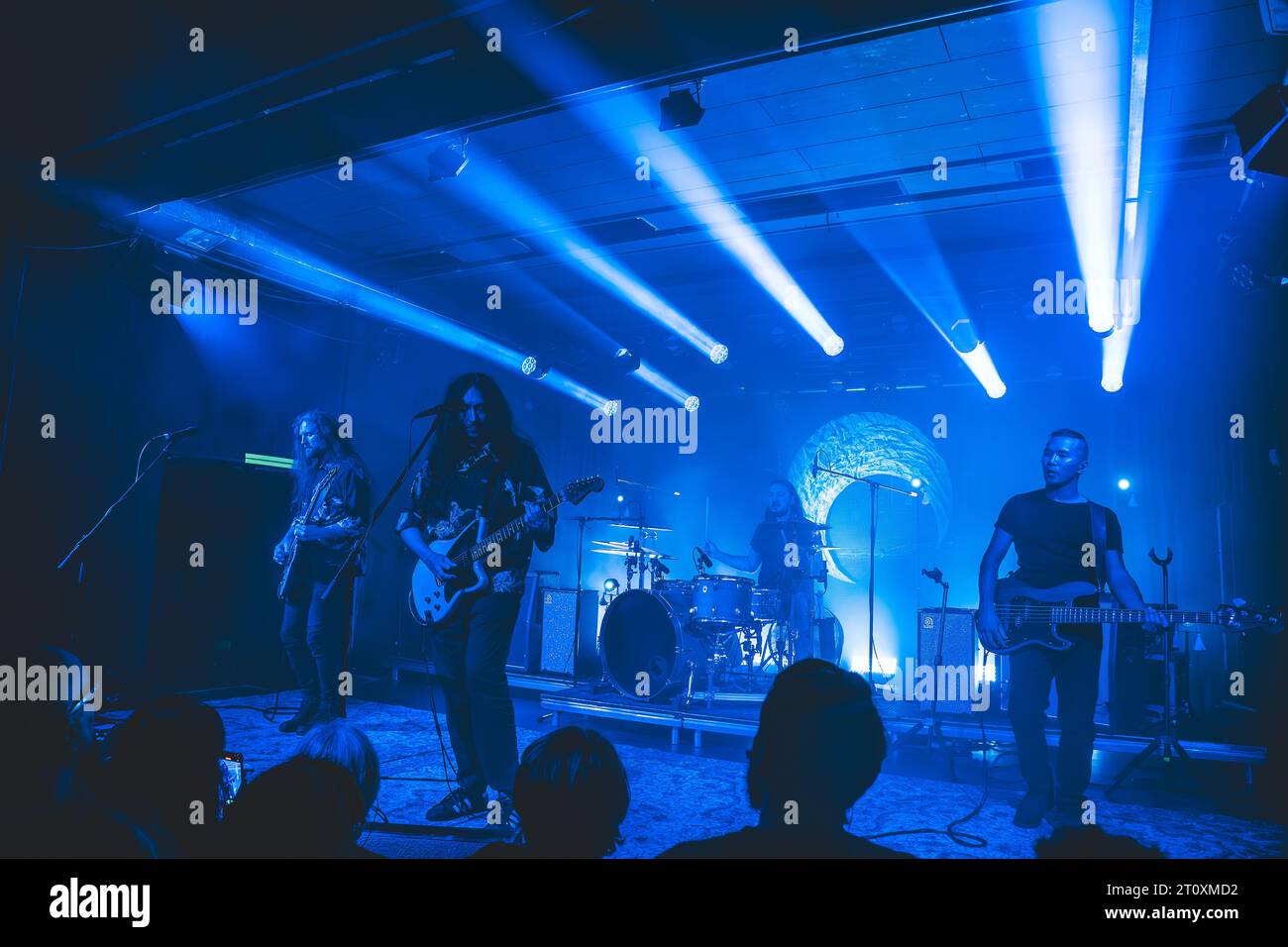 Copenhague, Danemark. 03e, octobre 2023. Le groupe français de post-black Metal Alcest donne un concert live à VEGA à Copenhague. Voici le chanteur et musicien Stephane Paut alias neige is sene live sur scène avec les autres membres du groupe. (Crédit photo : Gonzales photo - Rolf Meldgaard). Banque D'Images